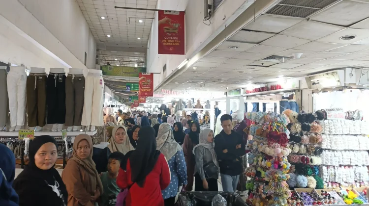 Antusiasme Pembeli Padati Tanah Abang jelang Ramadan