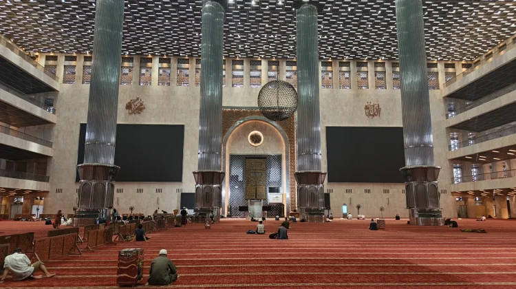 Masjid Istiqlal Sediakan 3.000–5.000 Takjil Harian Selama Ramadan