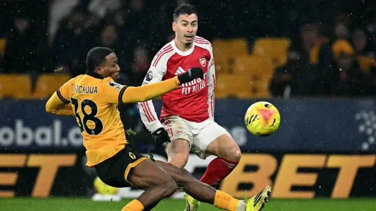 Gol Bunuh Diri Warnai Hasil Seri Arsenal di Molineux