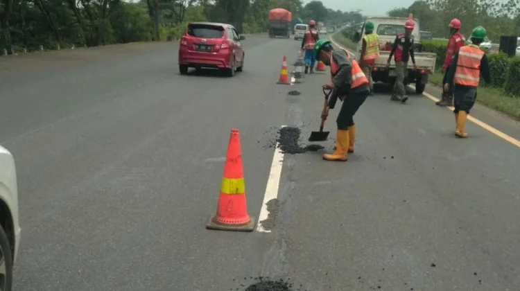 DPR Desak BPJT Sisir Jalan Tol Berlubang, Waspadai Dampak Ini