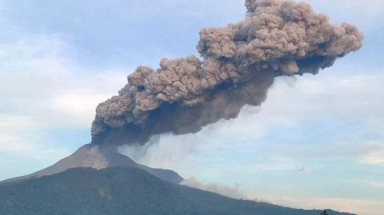 BNPB Intensif Pantau Empat Gunung Berstatus Siaga