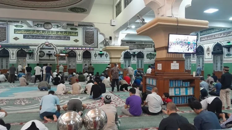 Ribuan Jemaah Padati Tarawih di Al Azhar Kebayoran Jakarta