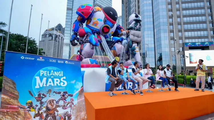Wamen Ekraf Resmikan Giant Balloon ‘Pelangi di Mars’, Dukung Film Keluarga Indonesia