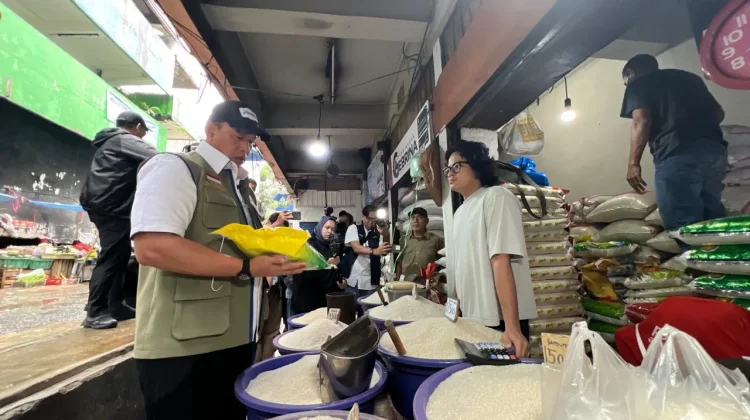 Bulog Pastikan Stok Pangan Dua Pasar Jakarta Stabil
