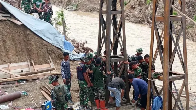 TNI Percepat Pembangunan Jembatan Gantung Kalaili di Linge Aceh