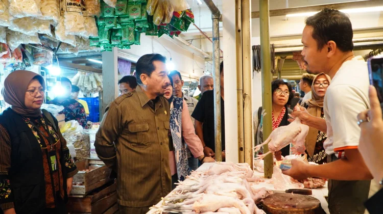 Harga Daging Sesuai HAP, Pasokan Aman di Pasar Gembrong