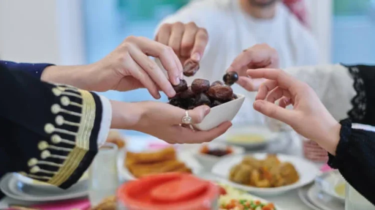 Simak Jadwal Berbuka Puasa Hari Ini 21 Februari 2026