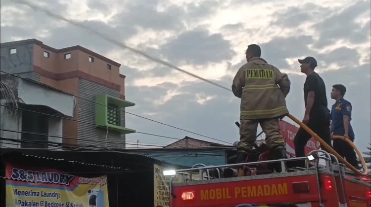 Korsleting Listrik Diduga Picu Kebakaran Rumah di Papanggo Jakarta Utara