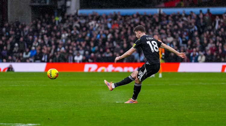 Leeds United Harus Puas Berbagi Poin setelah Ditahan Imbang 1-1 oleh Aston Villa