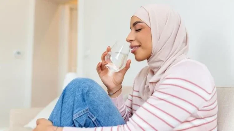 Sahur dengan Air Putih Saja, Bagaimana Pandangan Islam dan Kesehatan?