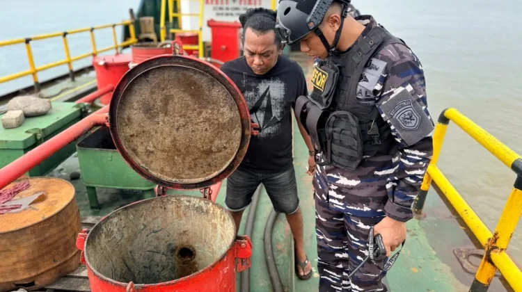 TNI AL Gagalkan Dugaan Distribusi BBM Ilegal di Perairan Makassar