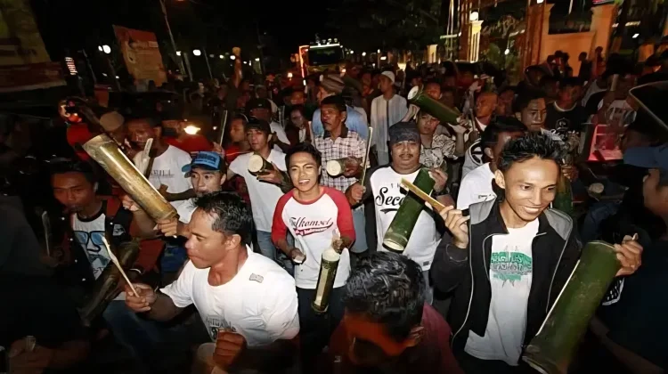 Apakah Boleh Membangunkan Sahur dengan Suara Keras? Ini Penjelasannya