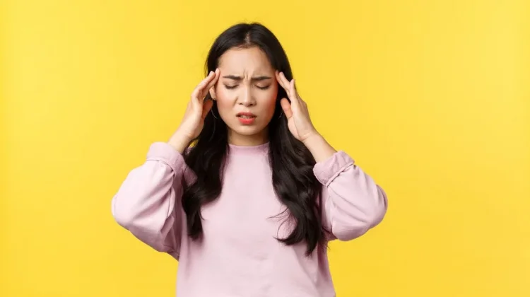 Penyebab Pusing saat Berpuasa dan Tips Mengatasinya