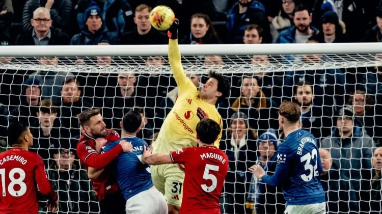 Senne Lammens, Tembok Kokoh di Bawah Mistar MU