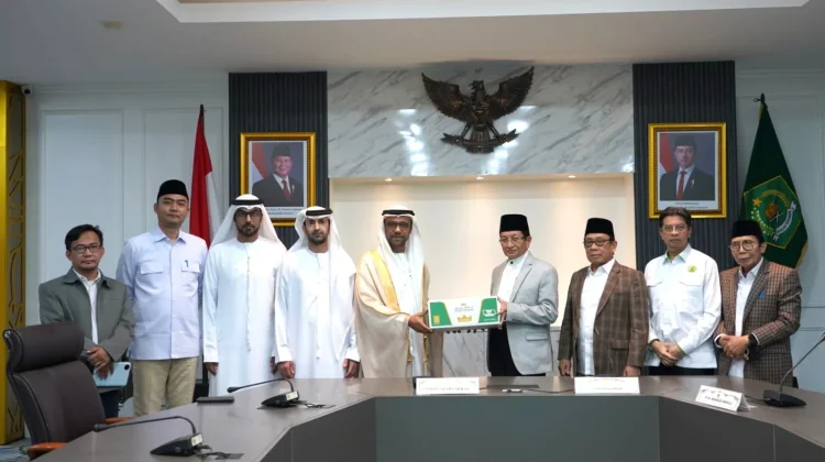 UEA Serahkan 30 Ton Kurma Ramadan ke Indonesia sebagai Simbol Persaudaraan