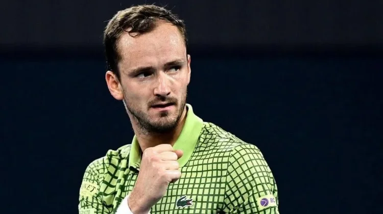 Taklukkan Shang, Medvedev Melangkah ke 16 Besar Dubai Championships