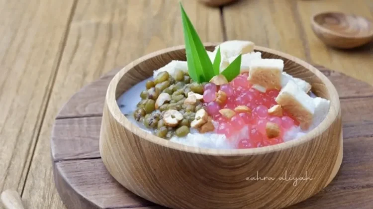 Wedang Angsle Khas Malang, Minuman Hangat Kaya Isian