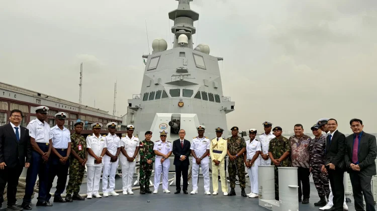 Dibeli dari Italia, KRI Prabu Siliwangi 321 Tiba di Nigeria