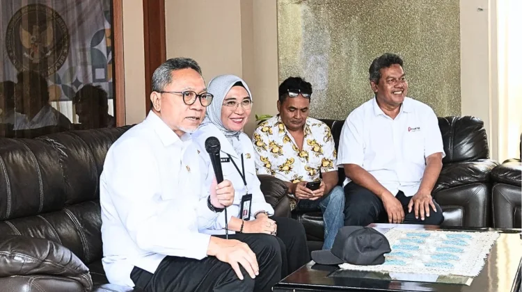 Menko Pangan: Peternak Ayam Pilar Program MBG
