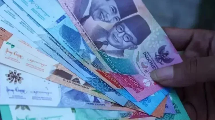 DPR Was-Was Marak Modus Perusahaan Hindari Kewajiban Bayar THR