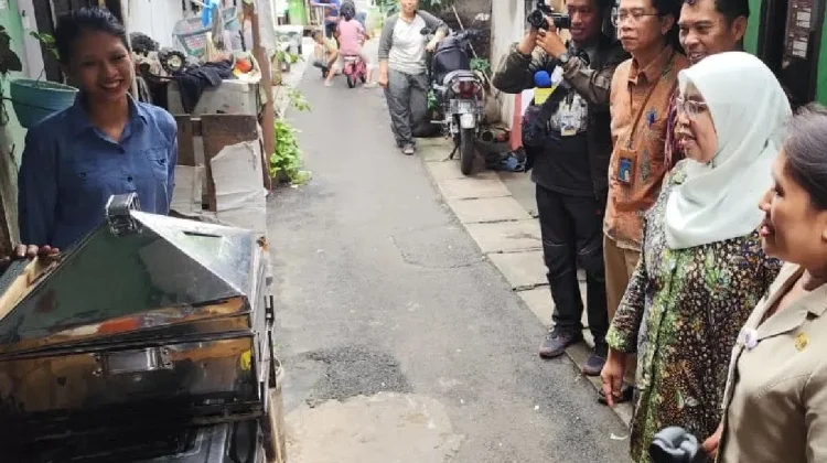 Kawasan Produktif, Kementerian PKP Lakukan Gentengisasi di Menteng Tenggulun