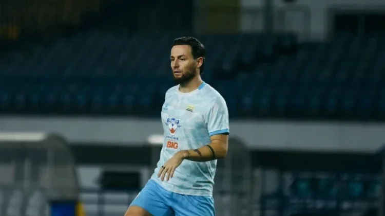 Absen Empat Minggu, Klok Siap Bela Persib Lawan Madura United