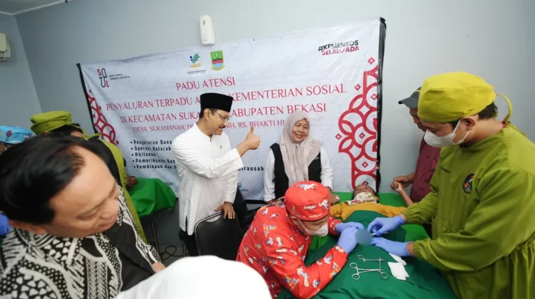Kemensos Gelar Operasi Katarak Gratis di Bekasi Jabar