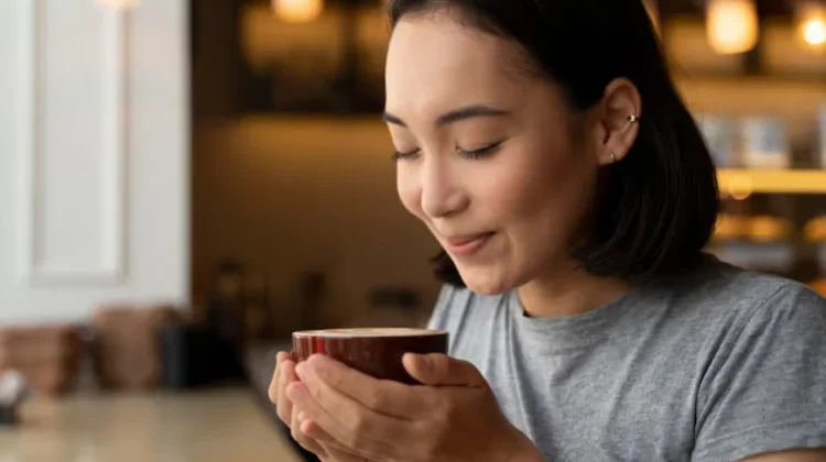 Tips Minum Kopi saat Sahur tanpa Ganggu Ibadah Puasa