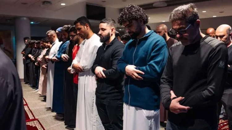 Manchester United Gelar Buka Puasa di Old Trafford