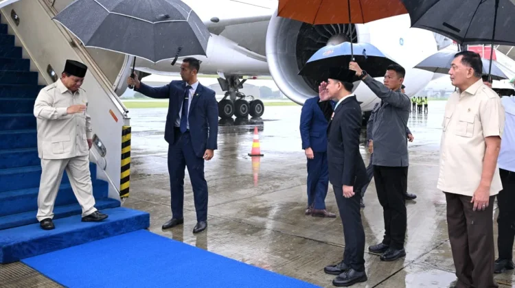 Presiden Prabowo Tiba di Tanah Air usai Lawatan ke AS, Inggris, Yordania, dan UEA