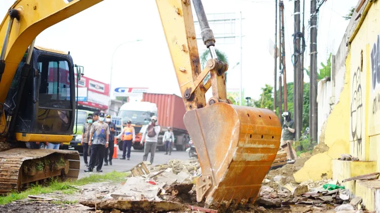 Bebaskan Lahan untuk Flyover Bulak Kapal, Pemkot Bekasi Bongkar 9 Bangunan
