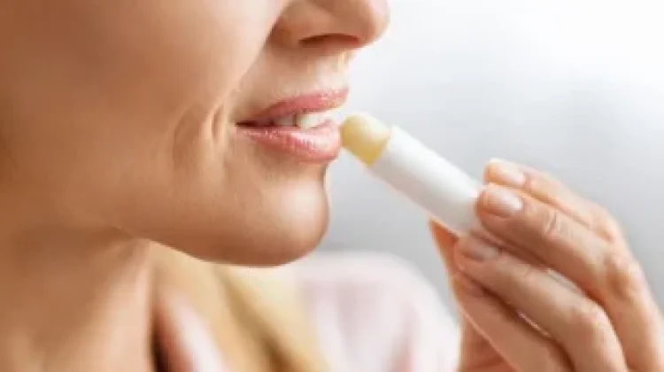 Ini Hukum Pakai Lip Balm dan Sikat Gigi saat Puasa