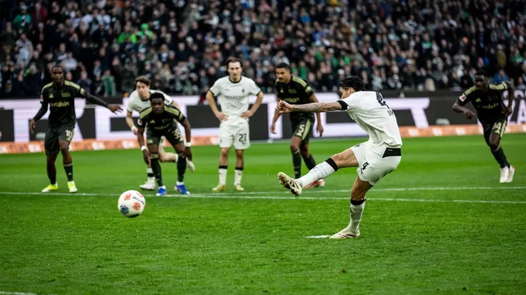 Penalti Kevin Diks Bawa Moenchengladbach Tundukkan Union Berlin
