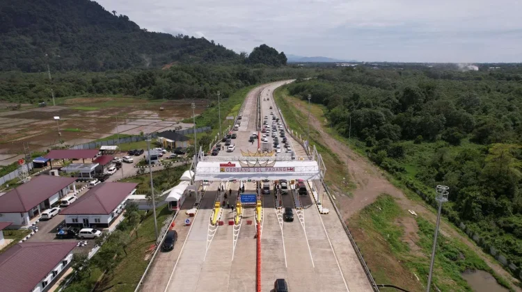 Hutama Karya Terapkan Rekayasa Lalin Tol Padang-Sicincin