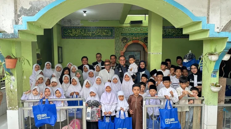 BRI Insurance Perkuat TJSL, Salurkan Bantuan Pendidikan