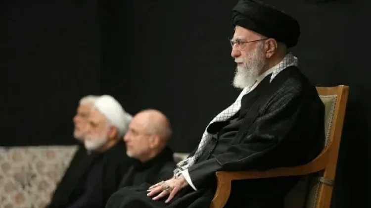 Profil Ayatollah Ali Khamenei, Pemimpin Tertinggi Iran