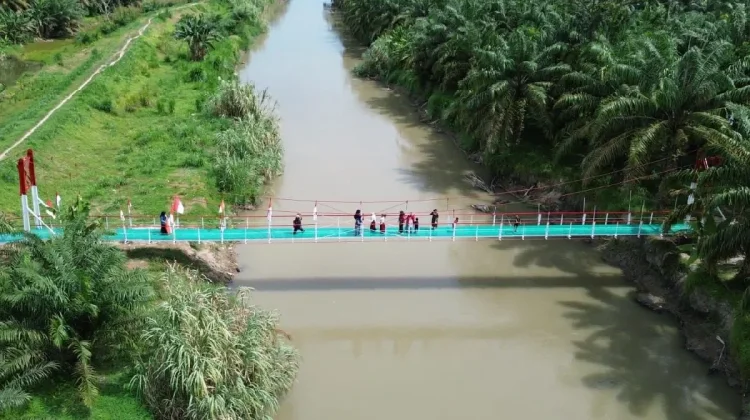 Kodim 0208/Asahan Rampungkan Perbaikan Jembatan Perintis di Batu Bara