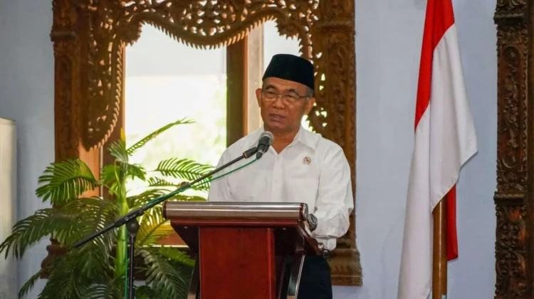 Muhadjir Effendy: Try Sutrisno Sosok Teladan Bangsa