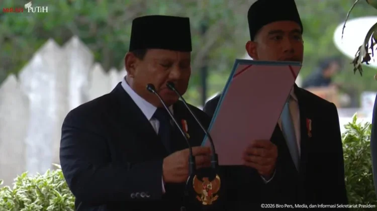 Presiden Prabowo Pimpin Upacara Pemakaman Try Sutrisno