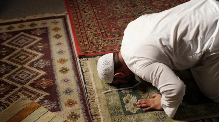Besok Gerhana Bulan Total, Kemenag Ajak Umat Muslim Salat Khusuf
