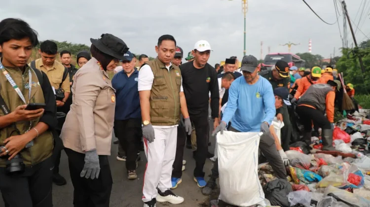 Laporkan Pembuangan Sampah Ilegal, Warga Bekasi Bakal Dapat Hadiah