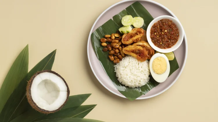 Waspada Dampak Konsumsi Makanan Bersantan Berlebihan saat Ramadan