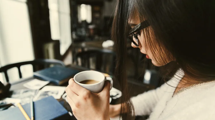 Efek Minum Kopi saat Sahur bagi Tubuh dan Kesehatan Lambung