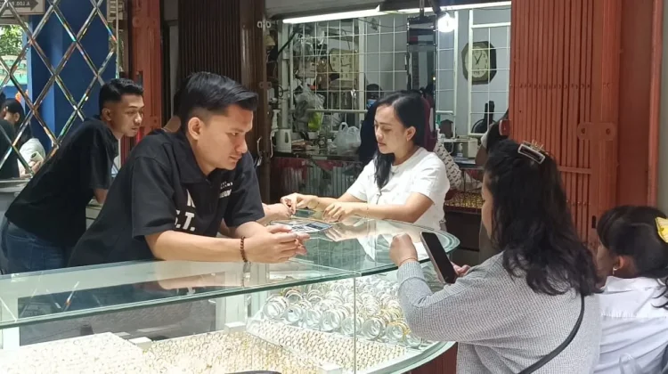 Harga Emas Tembus Rp3,5 Juta per Gram, Dipicu Geopolitik Timteng