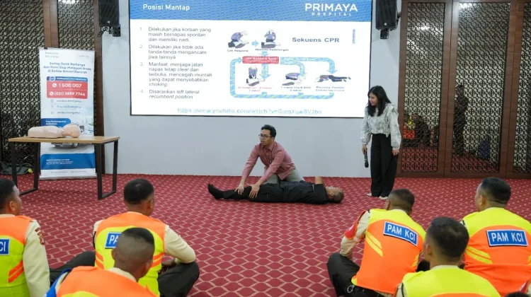 Petugas KAI Services Ikuti Pembinaan Pertolongan Pertama