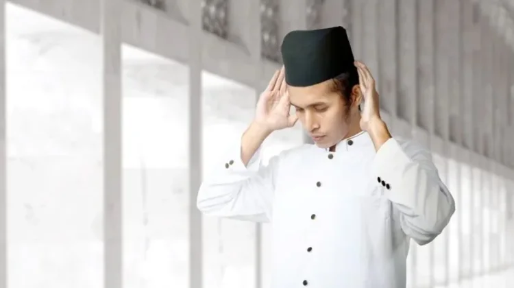 Niat Salat Gerhana Bulan: Arab, Latin, dan Terjemahannya