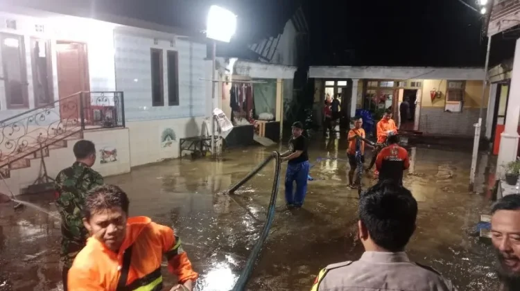 BNPB Evakuasi 111 Warga Terdampak Banjir Jember