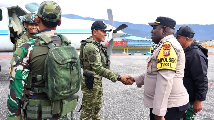 Kaskogabwilhan III Tinjau 11 Bandara Perintis Papua yang Telah Dipulihkan