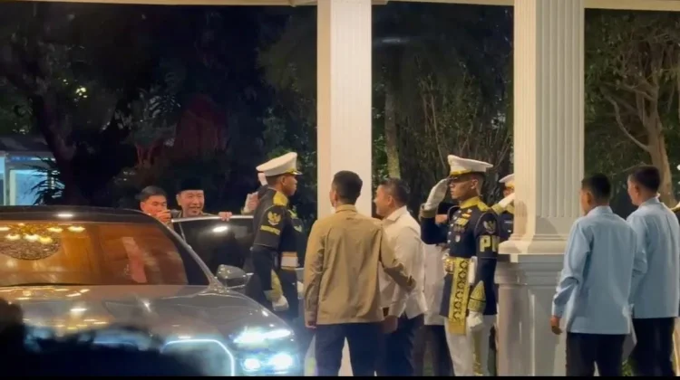 Jokowi Pulang Satu Mobil dengan Wapres  usai Diskusi Kebangsaan