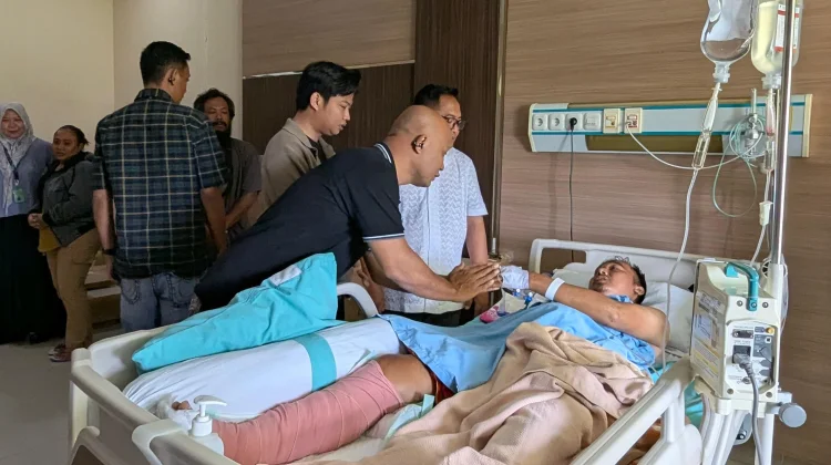 Kecelakaan, Bos Rokok Tanggung Biaya Korban hingga Beri Beasiswa